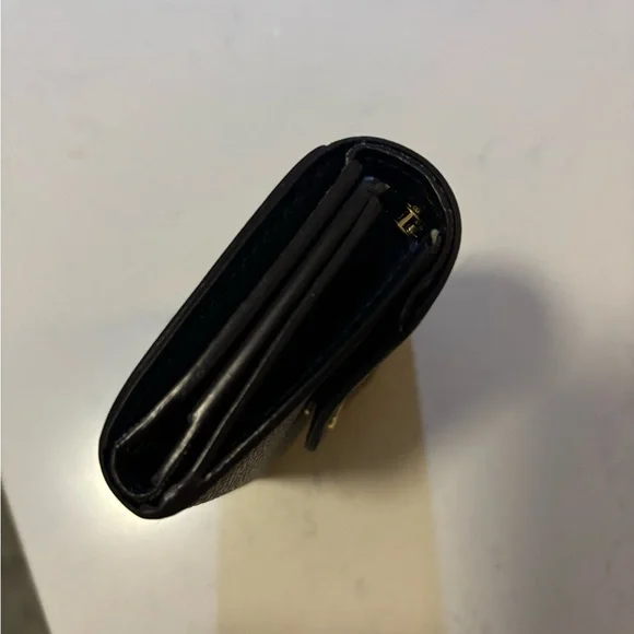 Louis Vuitton reverse monogram  Zoe compact wallet - Picture 3 of 9